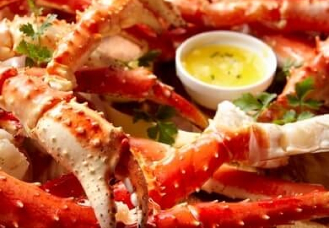 2 lbs Giant Red King Crab Legs - Fully cooked - Ready to Enjoy