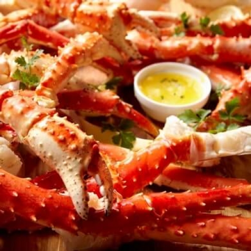 2 lbs Giant Red King Crab Legs - Fully cooked - Ready to Enjoy
